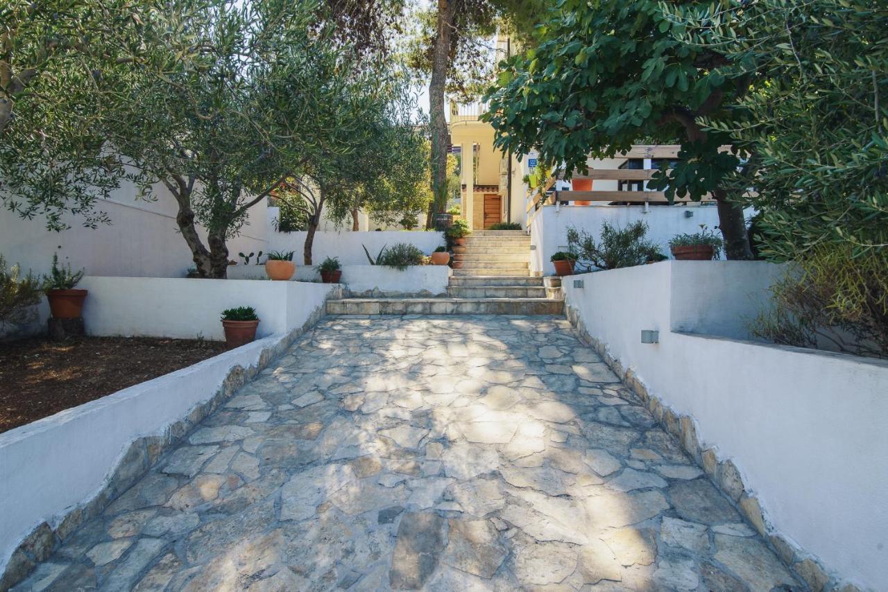 Villa Bua - Beautiful Seafront Apartments Trogir Exterior foto