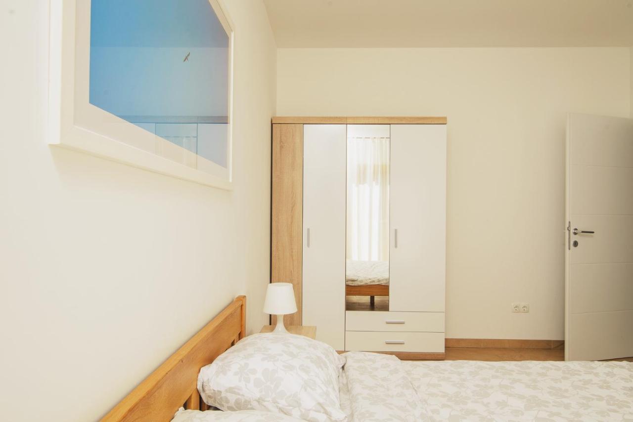 Villa Bua - Beautiful Seafront Apartments Trogir Exterior foto